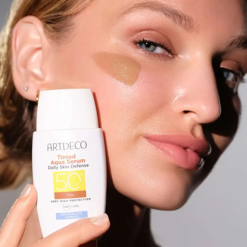 Fluide solaire SPF50+ teinté tan