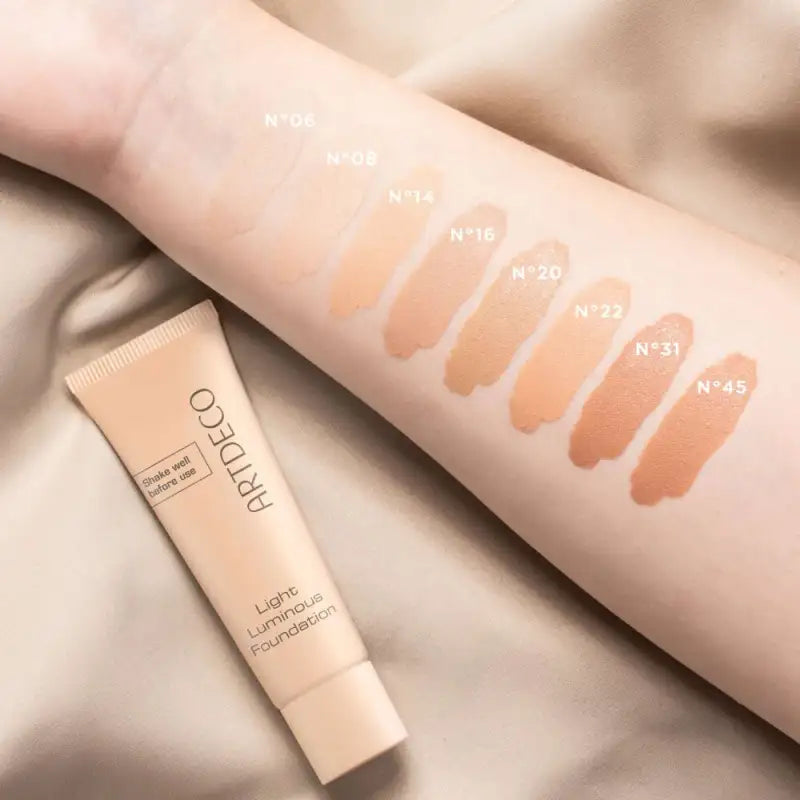 Light Luminous Foundation-Fond de teint naturel et lumineux