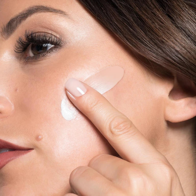 Instant Skin perfector- Fluide léger pour une finition naturelle